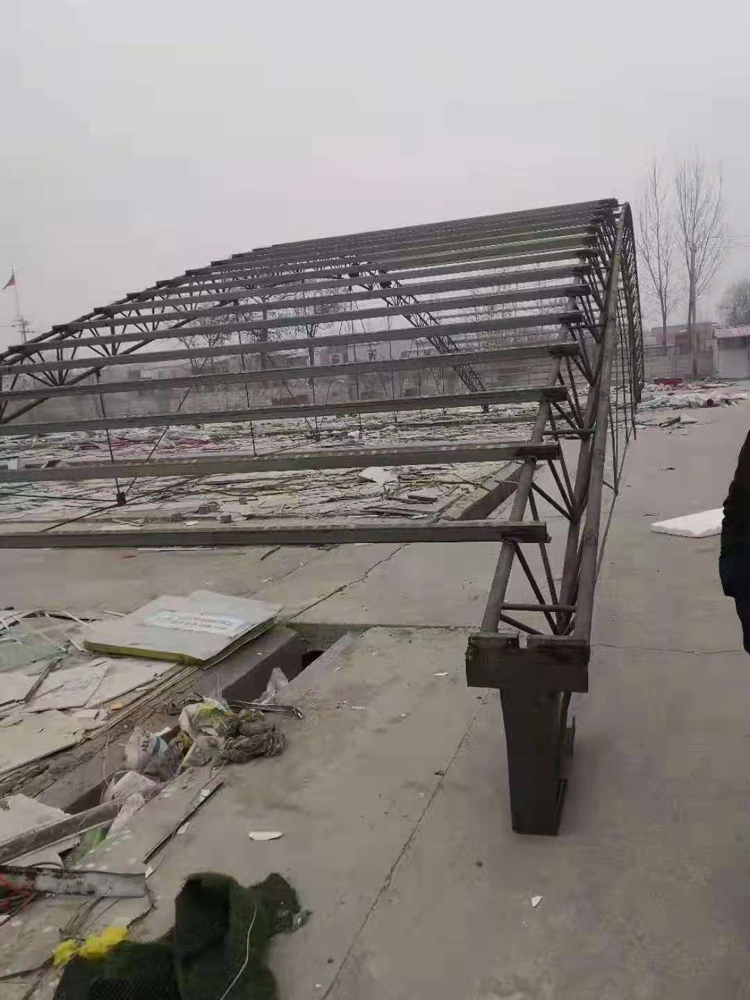 東莞廠房刷漆工程包工；整場除銹翻新制作安裝多錢一平方，
