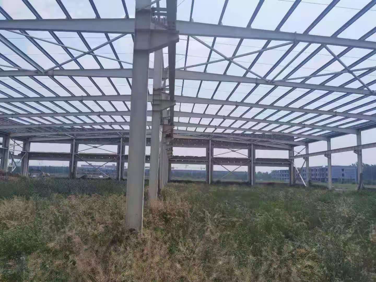 廣州花都5.4米鋼結構拆除價格，承接金屬夾芯板更換聯系電話