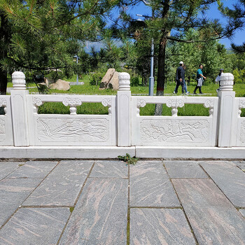 漢白玉石雕欄桿造價-公園漢白玉欄桿定做加工廠