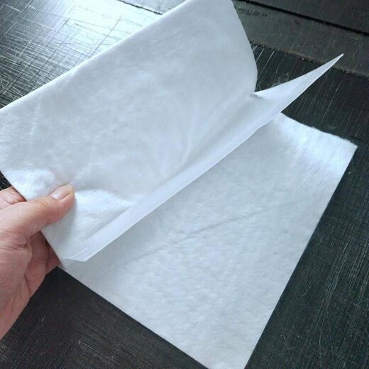 復(fù)合土工膜兩布一膜江堤湖壩魚(yú)塘養(yǎng)殖防滲復(fù)合土工膜