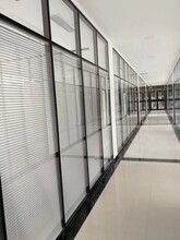 連云港辦公室隔斷玻璃隔斷制作安裝圖片