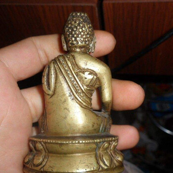 2021年高價(jià)拍賣(mài)釋迦摩尼佛像