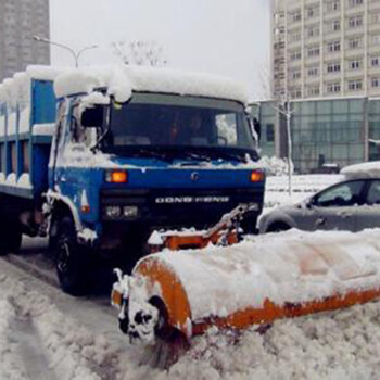 乌鲁木齐除雪设备厂家龙马环卫除雪设备