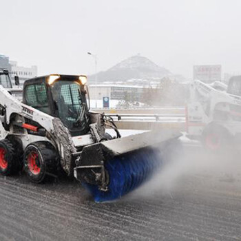 安徽和县撒盐除雪设备驾驶式扫雪机