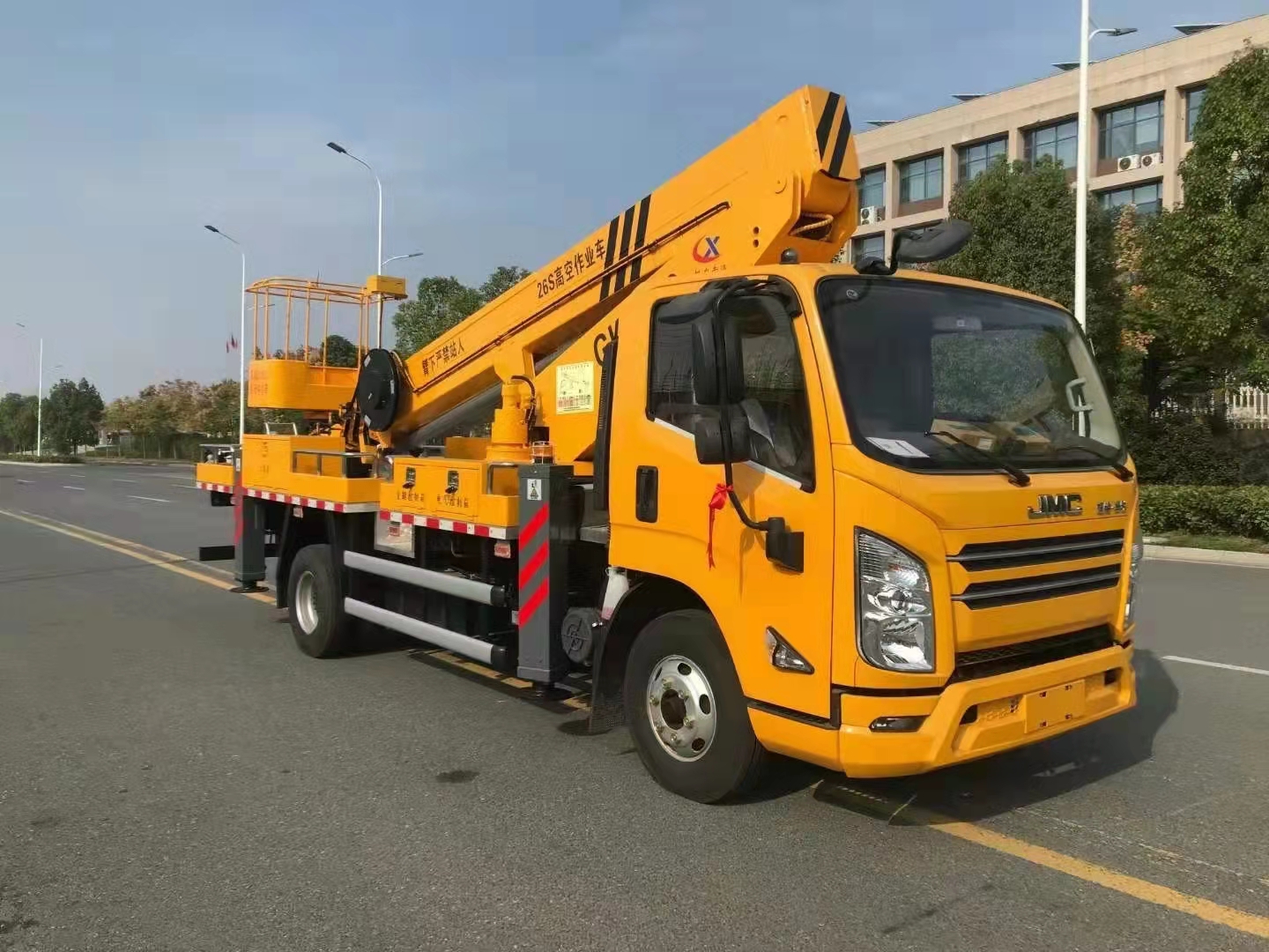 重庆东风天锦32米高空作业车货到付款免费送货上门。