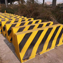 分隔带护栏模具隔离墩钢模具桥梁防撞墩模具凯亚供应商