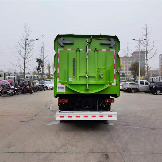 小型环保清扫车/5.8吨后置吸尘车
