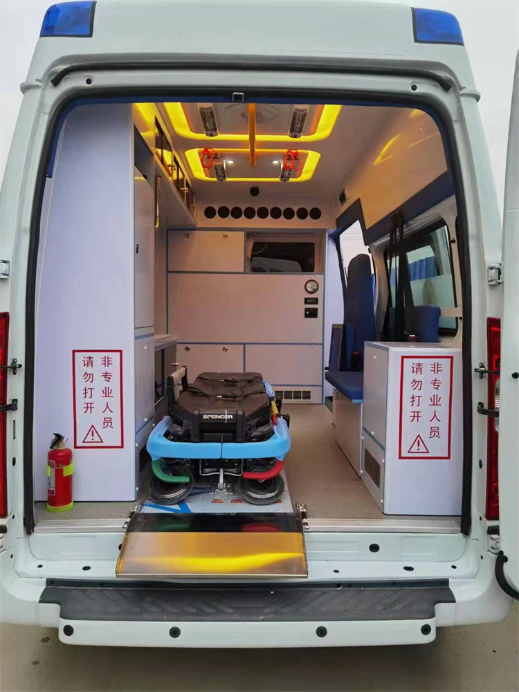 丰田海狮救护车