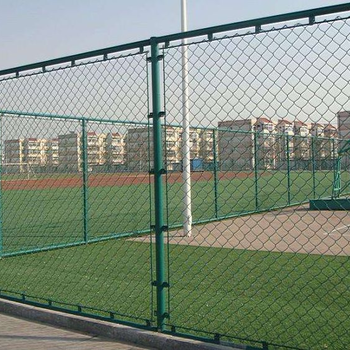 包胶勾花网学校组装式球场护栏网圆管喷塑球场围栏俱乐部球场围网