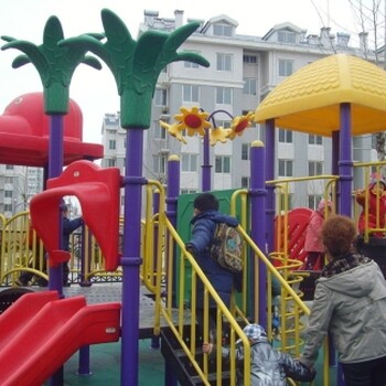 大连幼儿园滑梯厂家,定制儿童大型滑梯,新款室外游乐设施