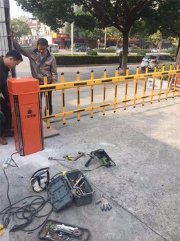咸陽渭城區(qū)更換停車桿，停車道閘，停車欄桿，停車廣告閘