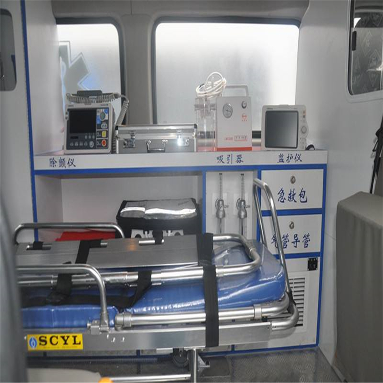 东莞病人转院救护车配备随车医护人员