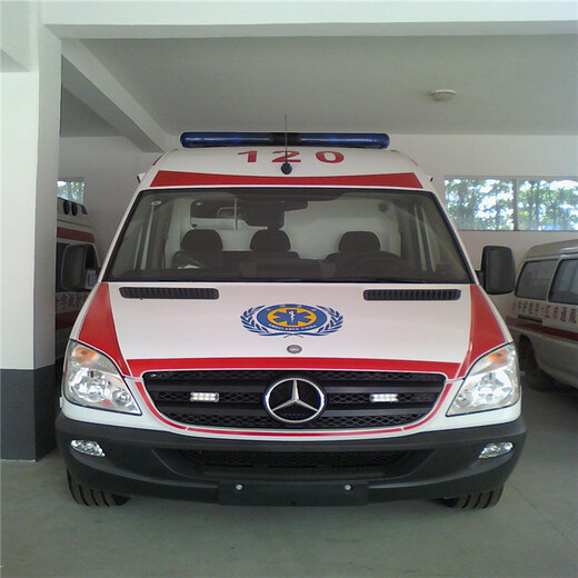 天津病人转院救护车配备随车医护人员