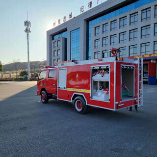 广西桂林大型消防车工作视频图片5