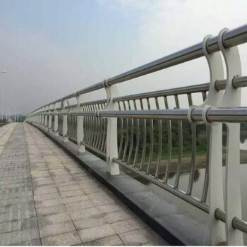 清远河道护栏加工厂镀锌管桥梁围栏定做Q235材质护栏