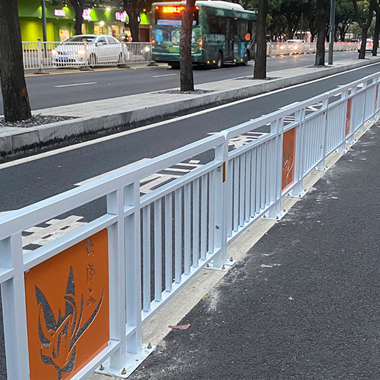 佛山市政公路栏杆厂家新型交通隔离栏价格白玉兰字样护栏