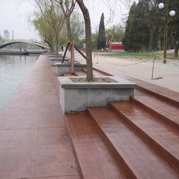 广东湛江​透水混凝土彩色路面材料海绵城市透水混凝土价格