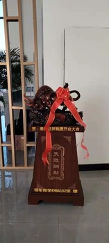 接單中。。。西安獎杯設計，現(xiàn)貨搬家喬遷工藝品，開業(yè)牛擺件