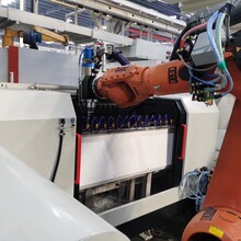 曲轴连杆去毛刺自动工业机器人图片