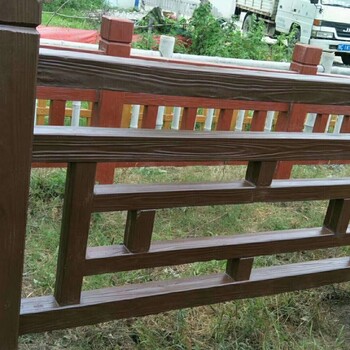 鄂州水泥仿木护栏河道木纹防护栏户外园林围栏公园景观栏杆栅栏