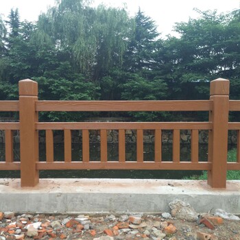 武汉常年出售国标水泥河道护栏景区围栏池塘混泥土仿木纹栏杆栅栏