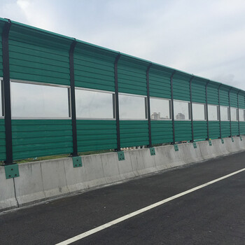 新疆沙漠隔音板路邊噪音隔離板防護(hù)墻聲屏障