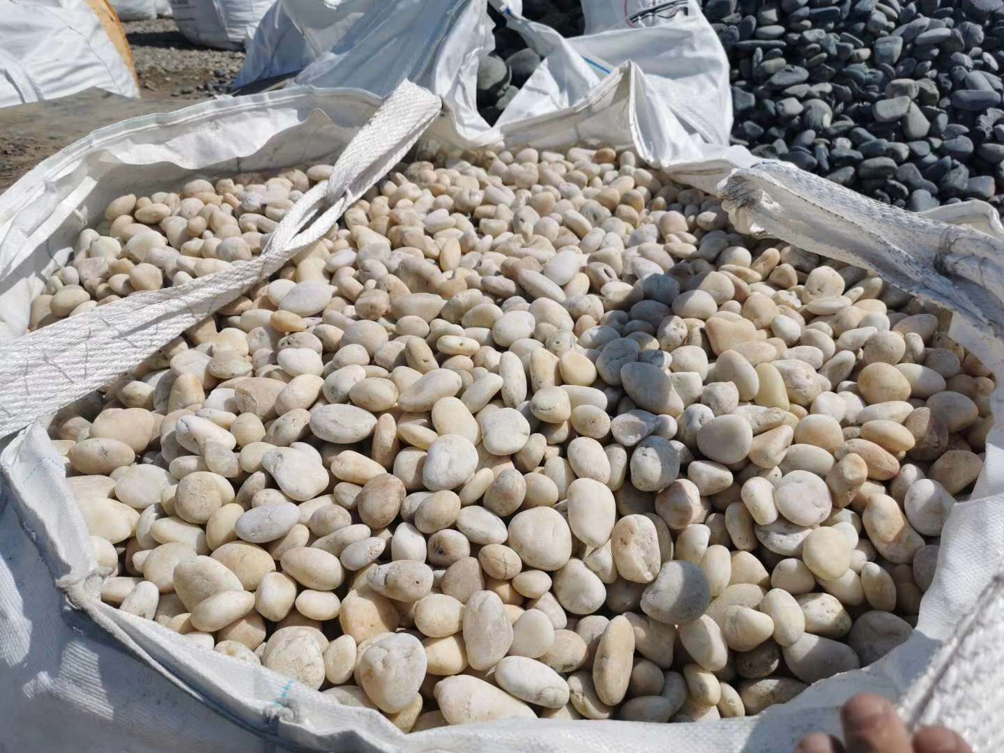 江苏净水处理鹅卵石垫层/水处理鹅卵石滤料生产厂家