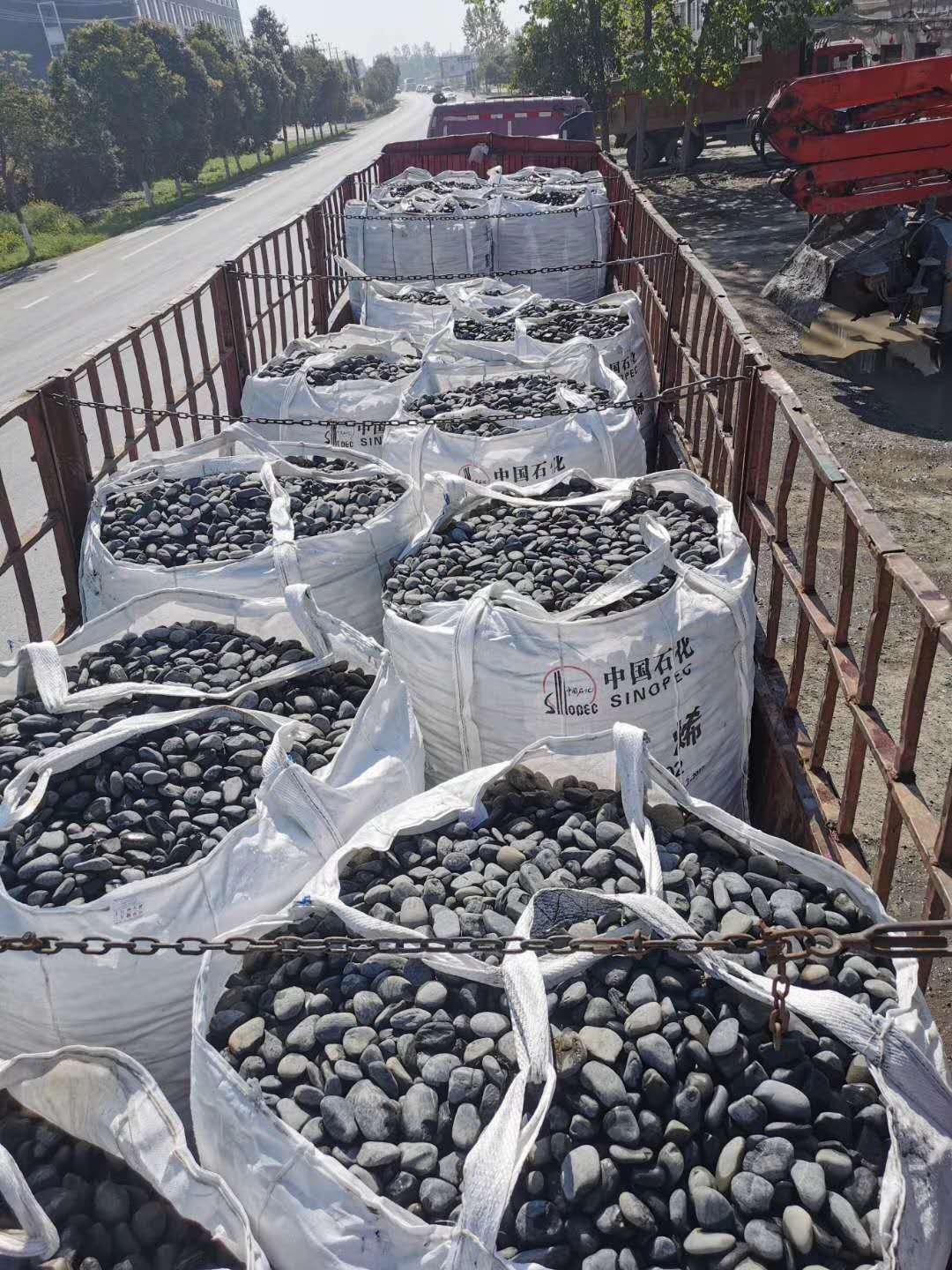 无锡变电站用垫底鹅卵石/鹅卵石滤料供应商