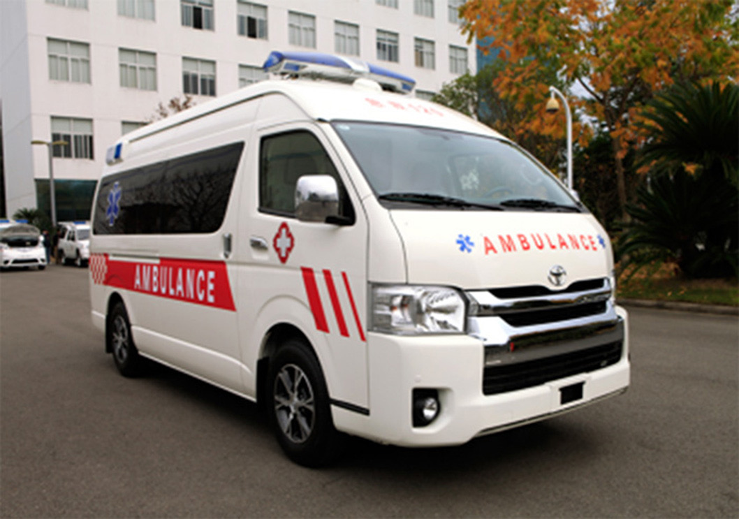 北京長途跨省救護車出租--隨車醫(yī)護人員