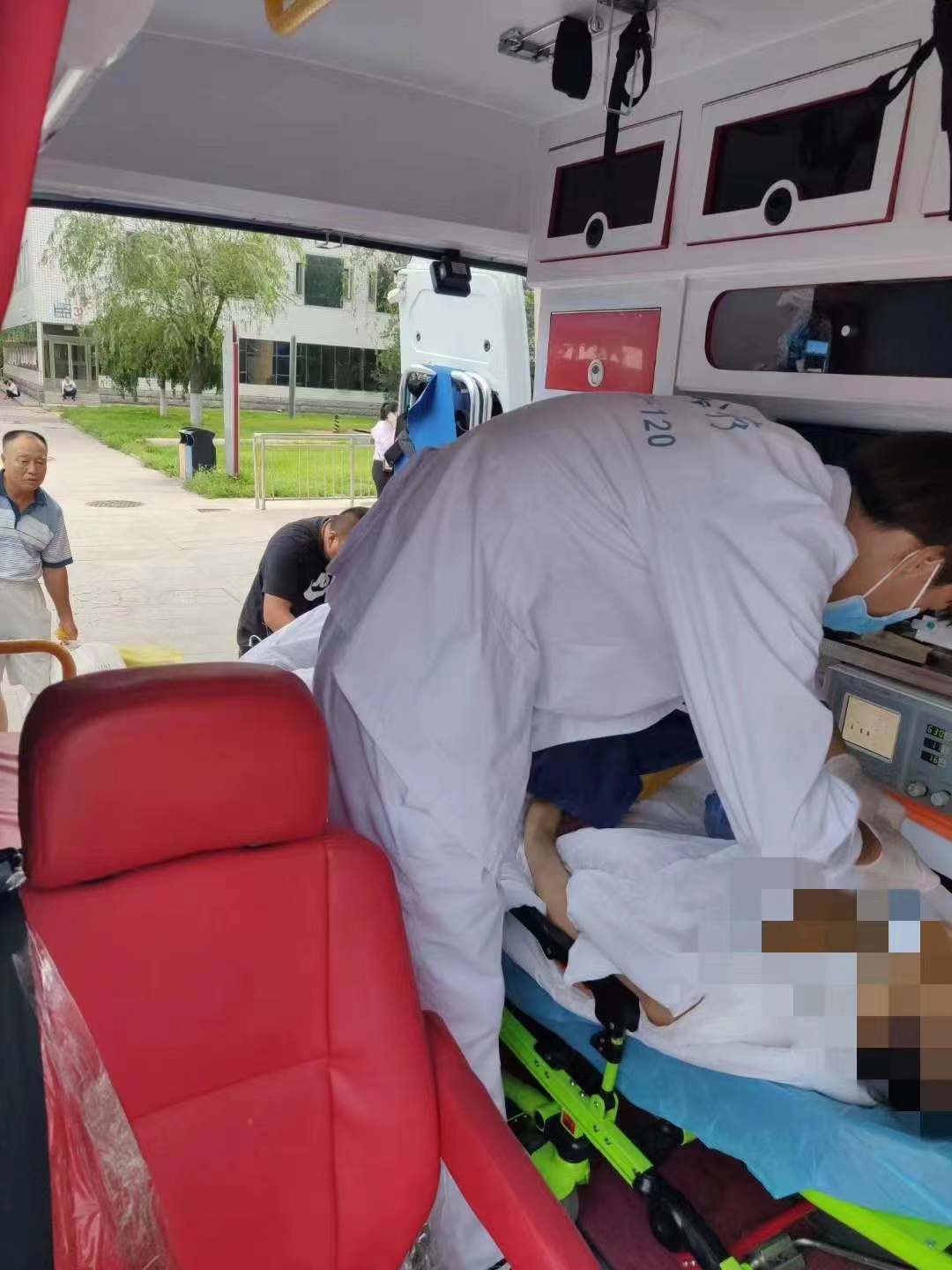 北京跨省救护车护送--全国连锁服务