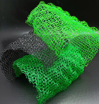 绿化护坡绿色三维植被网260g三层国标土工网垫三维网垫