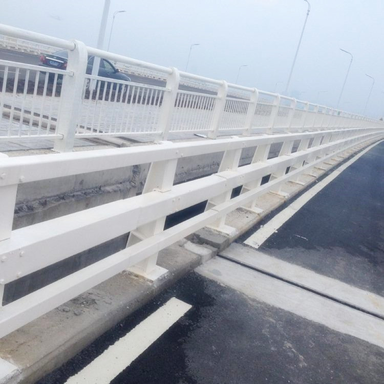 桥梁护栏 桥梁不锈钢复合管桥梁防撞护栏 焊点整洁无损伤