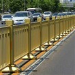 西安黄金护栏市政护栏道路中央隔离栏交通护栏人行道防撞黄金护栏图片