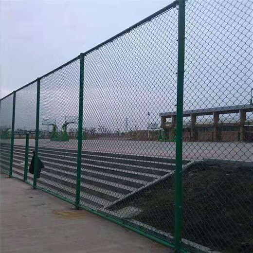 厂家定制菱形护栏网球场勾花网围栏