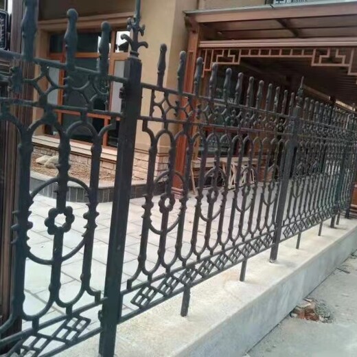 西安铸铁护栏栏杆围墙欧式球墨铸铁防盗栏杆铁围栏市政护栏