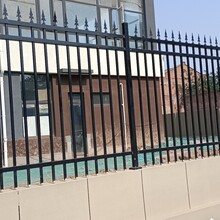 西安鋅鋼護欄鐵藝圍欄小區安全隔離防護欄陜西護欄加工定制圖片