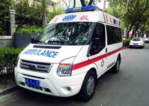 云南怒江大型活动救护车租赁长途转院转运担架搬运