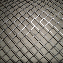 河北钢板网厂家现货碳钢板网菱形孔金属板网防护网冲孔拉伸网图片