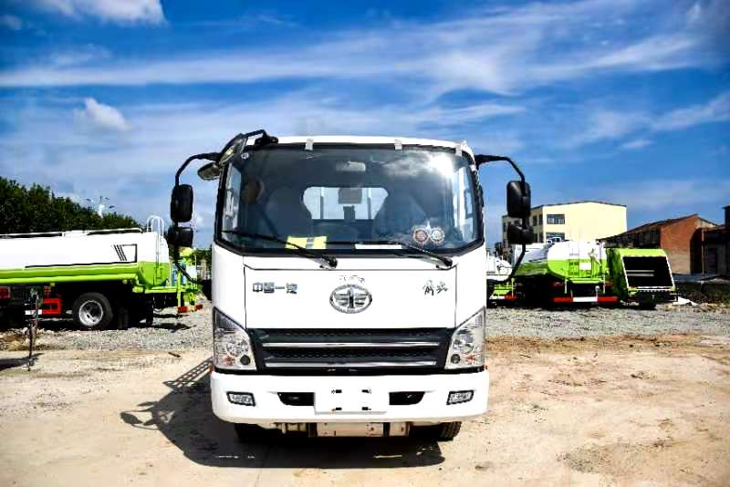虎v蓝牌气瓶运输车,二类危货车,仓栏式气瓶车