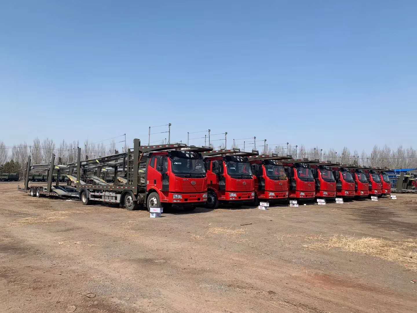 伊犁當?shù)赝羞\到新鄉(xiāng)  運車要多少公里，時間過路油費