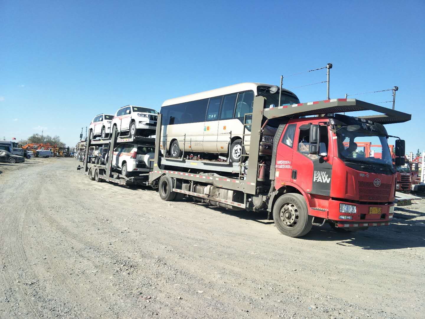 老街街小轎車托運(yùn)到綏化托運(yùn)一輛大概需要多少錢？幾天到？