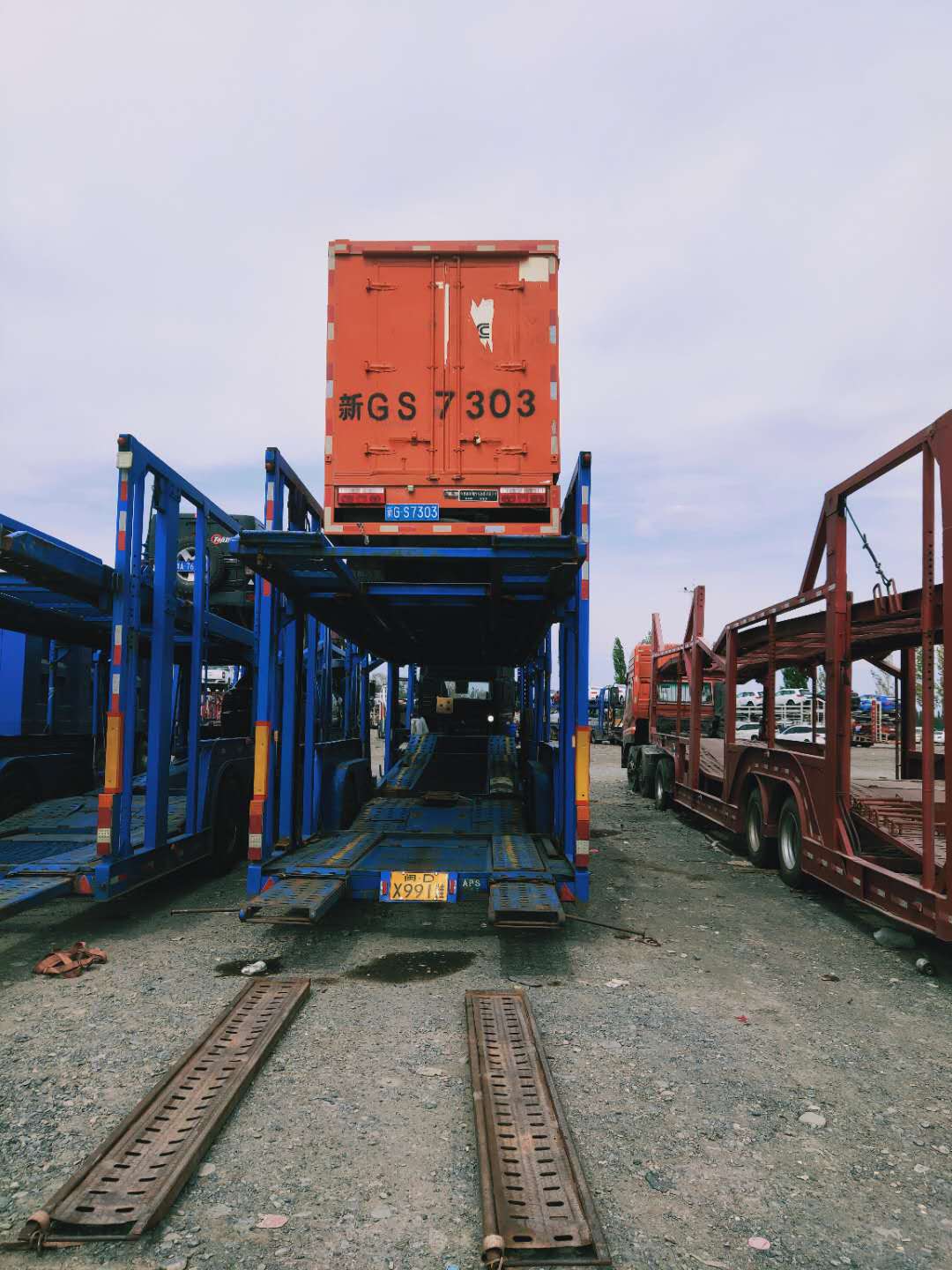 臨沂拖運suv到中山中置軸轎車托運，托運私家車