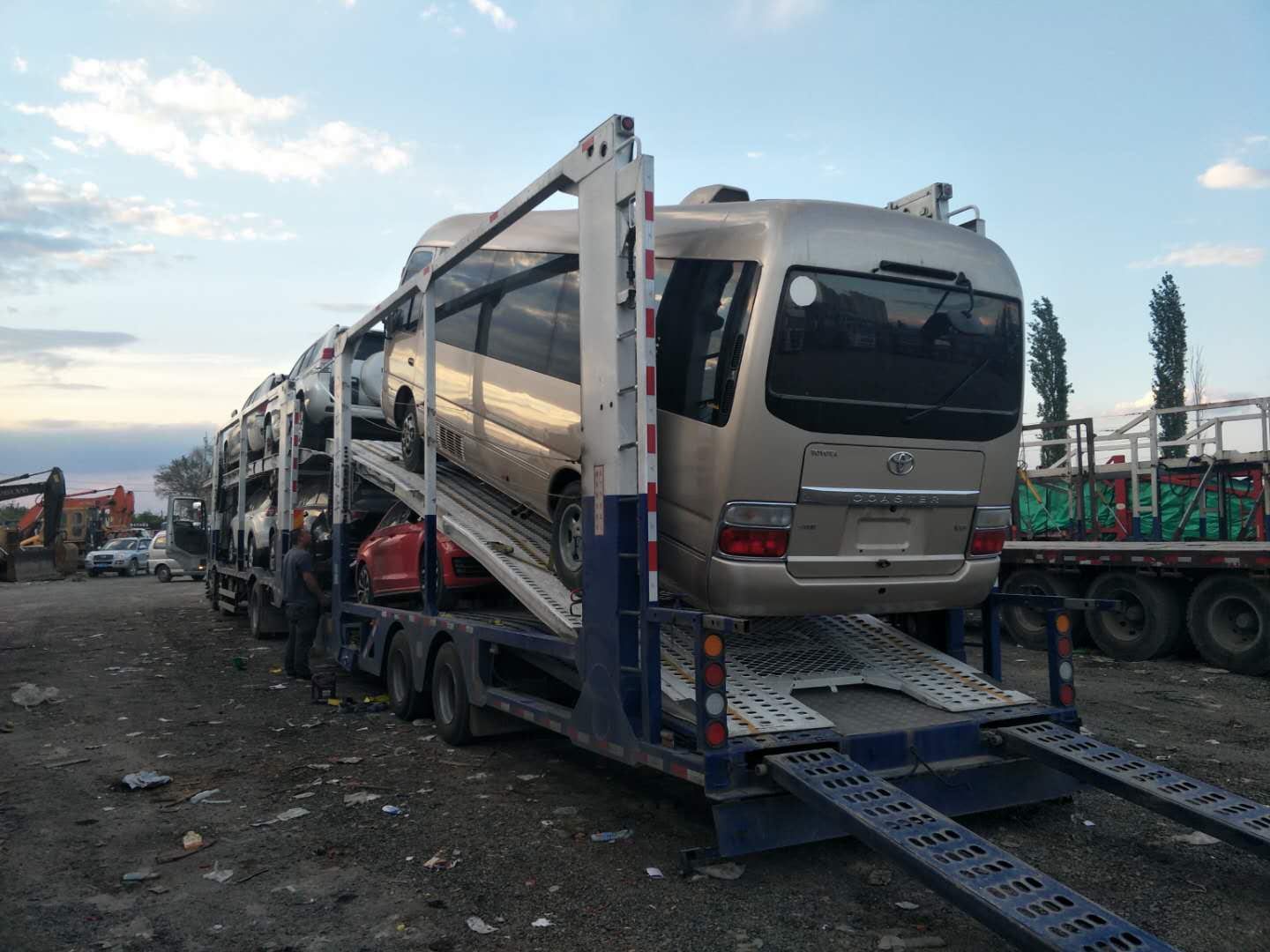 东城街道托运汽车（顺路）去乌鲁木齐沙依巴克区轿车托运公司2021（全境直达）、