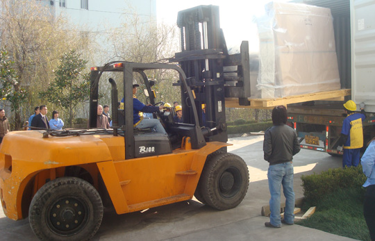 上海杨树浦路3吨叉车出租设备搬迁虹口区25吨吊车出租起重吊装