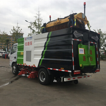 四平鐵東區(qū)大型掃路車(chē)價(jià)格放心省心