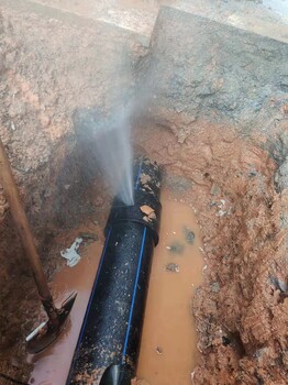 東莞科技園埋地供水管道漏水查修，橫瀝公司地下PE管道漏水檢修