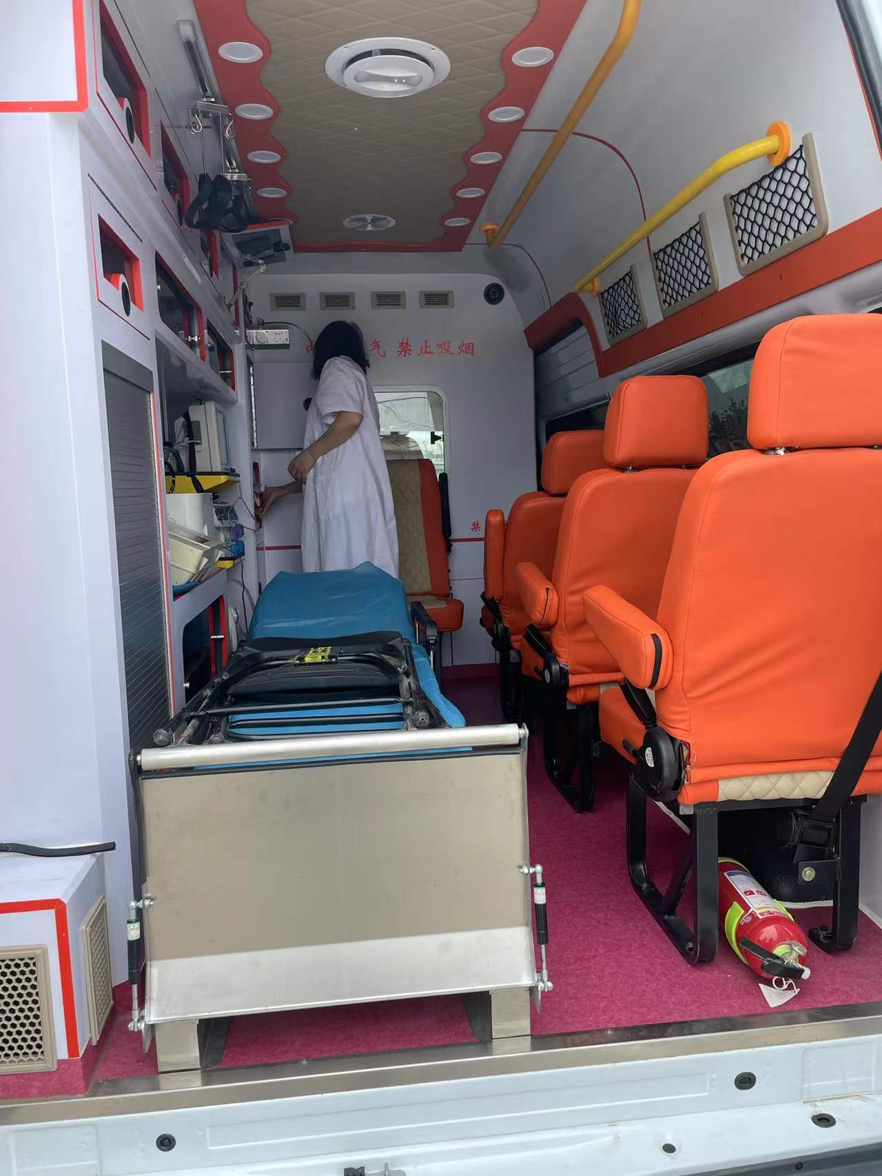郑州私人120救护车-重症患者转院救护车