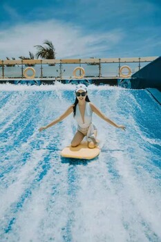 宿迁水上冲浪出租大型移动式滑板水上冲浪出租出售厂家