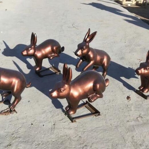 兔子雕塑廠家玻璃鋼制品公園動(dòng)物擺件