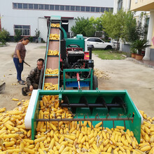 自走式大型玉米脱粒机自动上车自动上料脱粒干净
